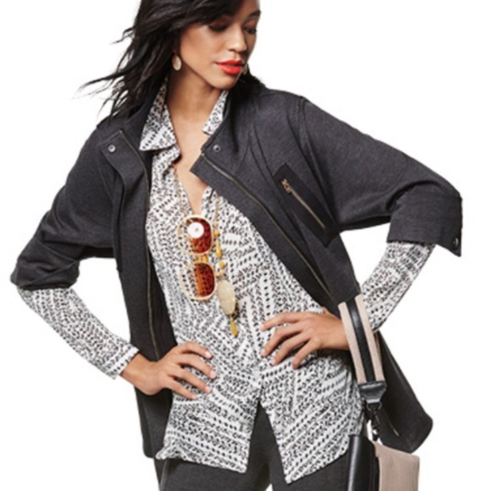 Cabi Black & White Stitch Print Split Back Top M - image 2